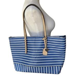 EUC GUESS Blue/White Large Zippered  Shoulder Tote Bag.